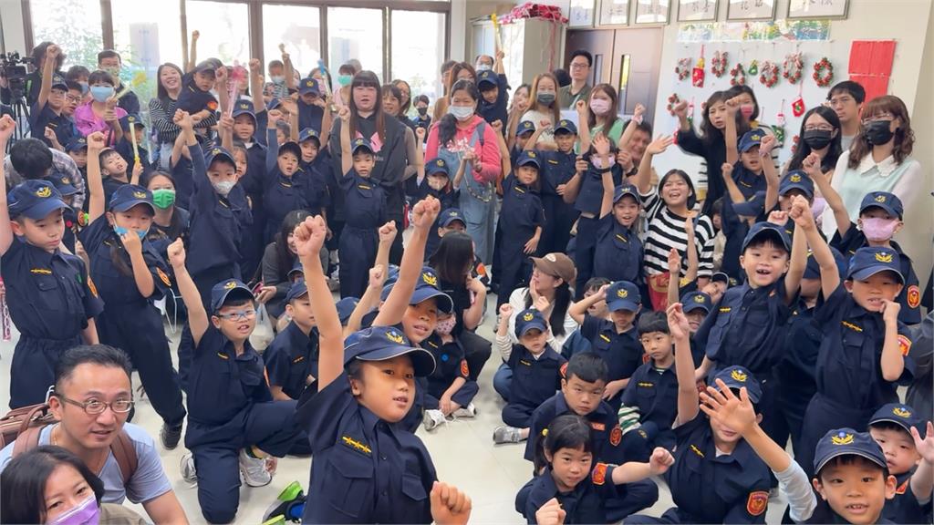 「看人拿刀就快跑」　台中小小警察體驗營教防身
