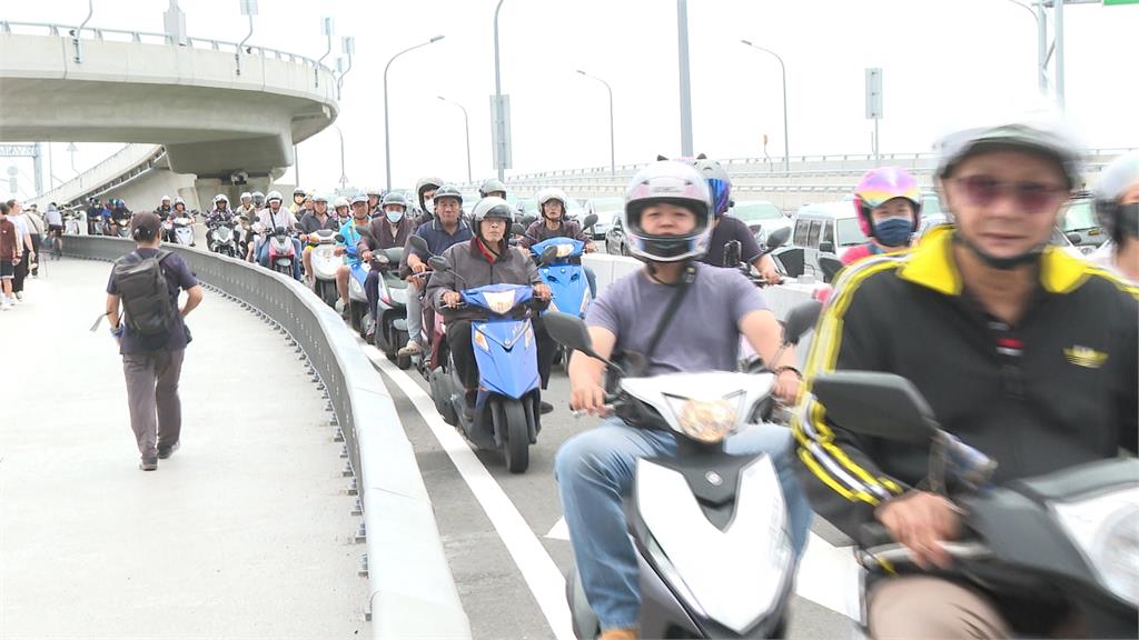 淡江大橋正式通車　淡水-八里省半小時