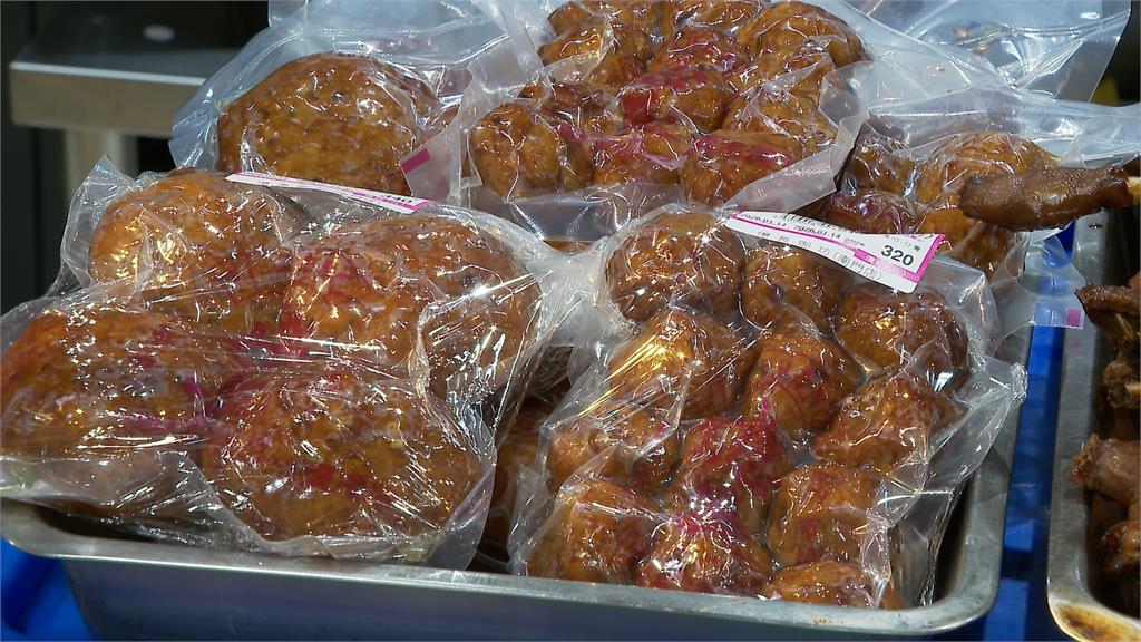 南門市場迎新湧人潮！　「年菜首日開賣」推創意料理吸買氣