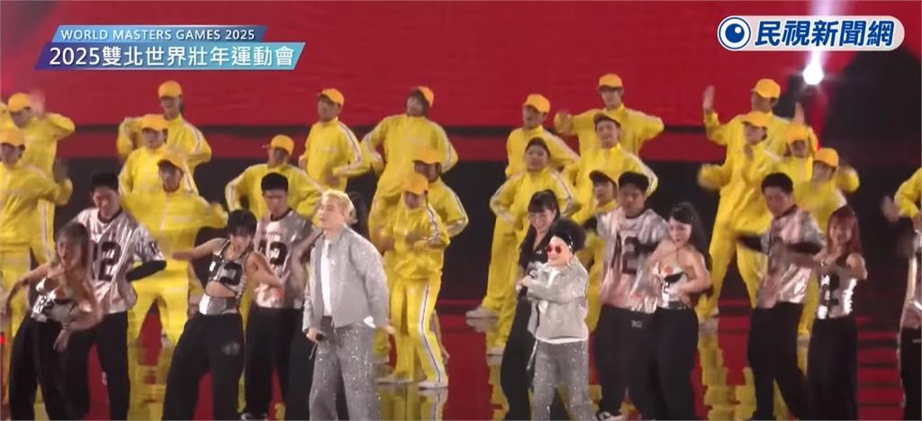 世壯運/周湯豪開幕式合體48位啦啦女神!口誤出包喊「世大運」深夜道歉了