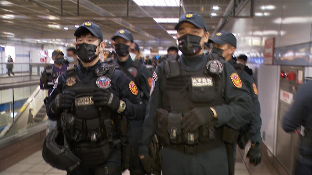 台灣燈會估湧上千萬人次 北捷頻收恐嚇信出動八百警力、偵爆犬維安