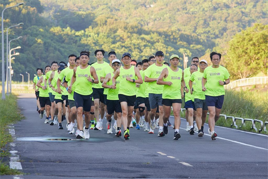 「2026 康軒夏日熱血跑」千位集團成員參賽！共跑31.4萬公里繞了地球7.8圈