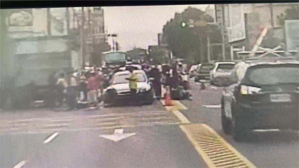 彰化機車「鬼切」內側車道 大貨車閃避衝對向車道釀4傷