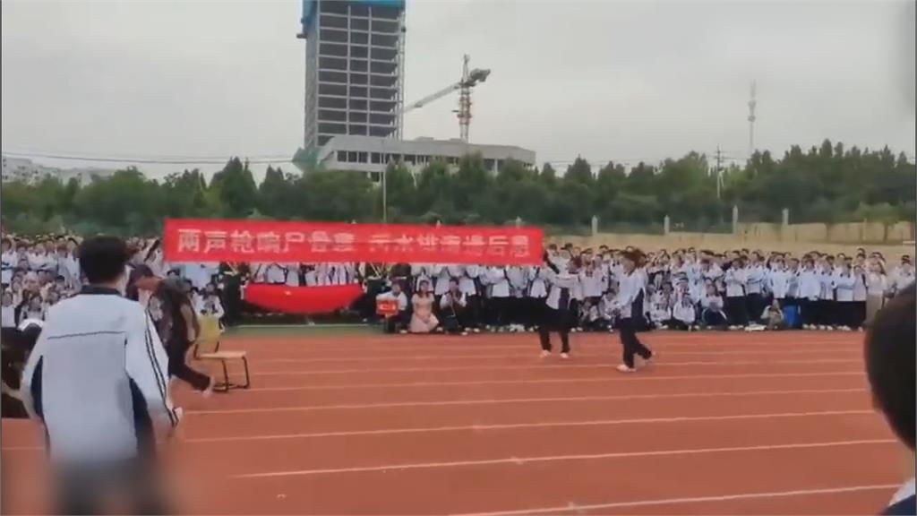 中國高中生運動會演「安倍遇害」全場轟動　日網友氣炸：這是什麼教育