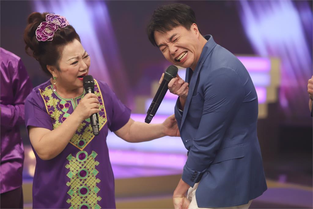 《超級冰冰Show》李紫嫣被問拍攝李㼈緊盯有什麼感覺！李紫嫣笑回「他免費的」