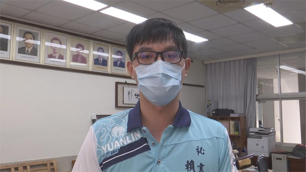 一踏出門就違規! 槽化線禁跨越卻劃設在新建透天厝前