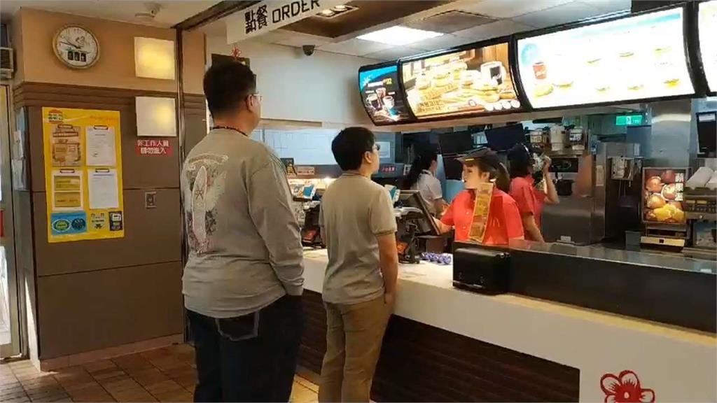 服務業當店員「超商最累、最忙」?過來人淚揭1行業更慘:不是人做的…