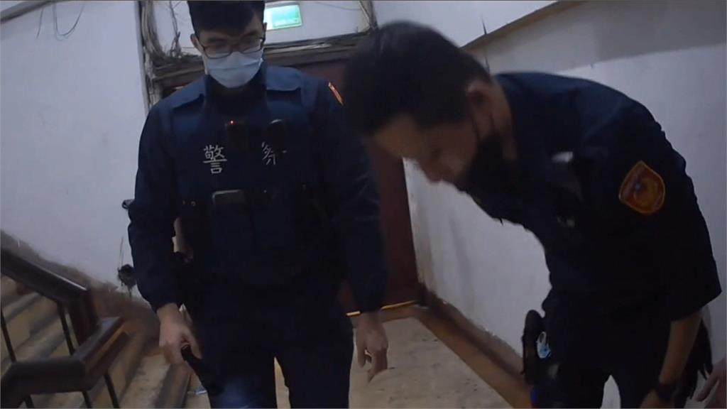 跑到鞋都掉了！　通緝犯拚命逃跑力竭遭逮