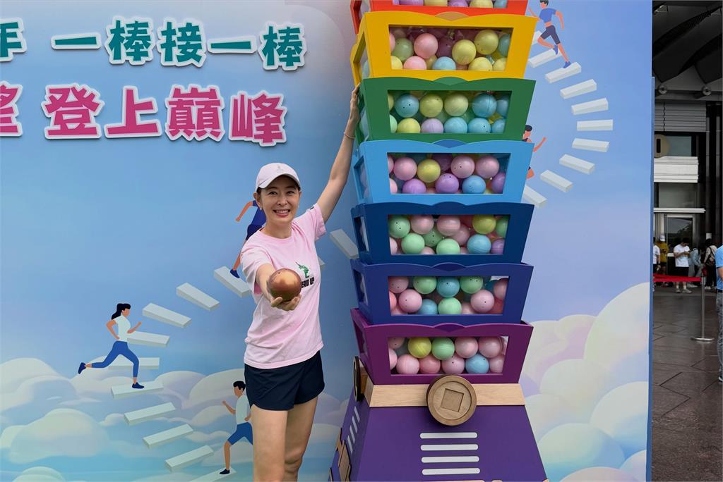一句「不當台灣人就走」遭藍白出征！賈永婕再反擊：一起理直氣壯愛台灣