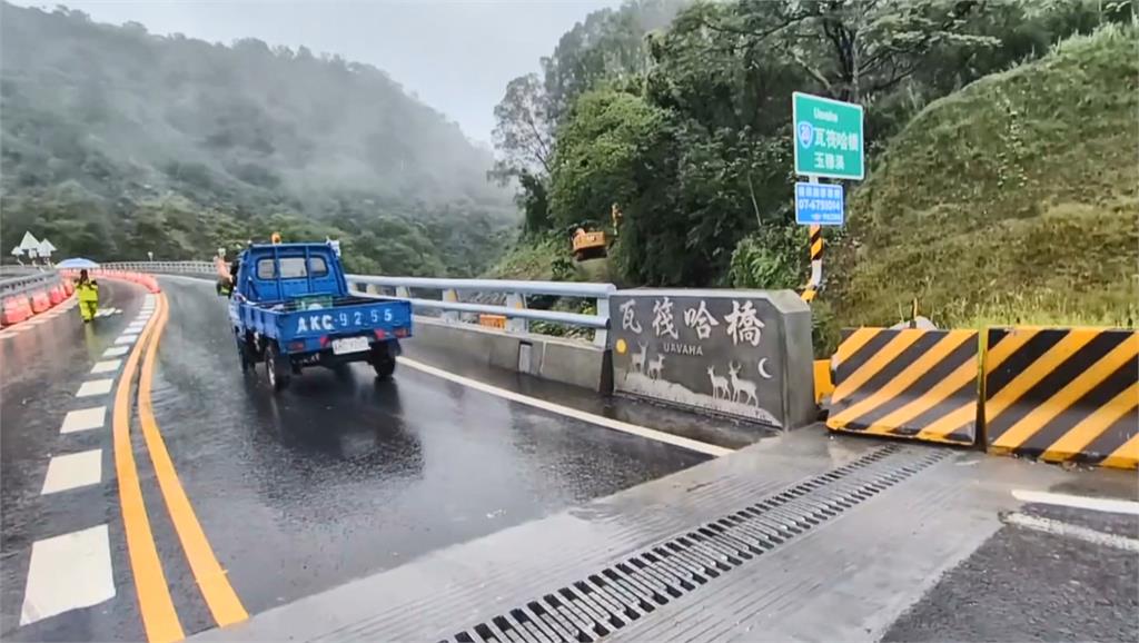 雨彈！台20線88.5K便道現零星落石　高雄山區「瓦筏哈橋」引道路基塌陷
