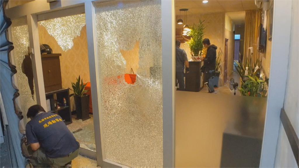 與店家發生消費糾紛 3男持棍棒砸高雄某養生館