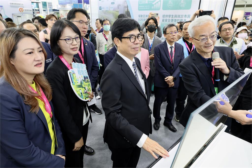 快新聞／結束鐵人行程返台！直奔高雄智慧城市展　陳其邁：打造以人為本的AI城市