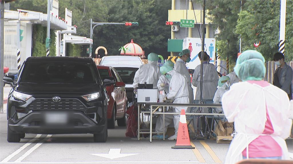 柯宣布「車來速」加開1線 估疫情將進「黑暗期」