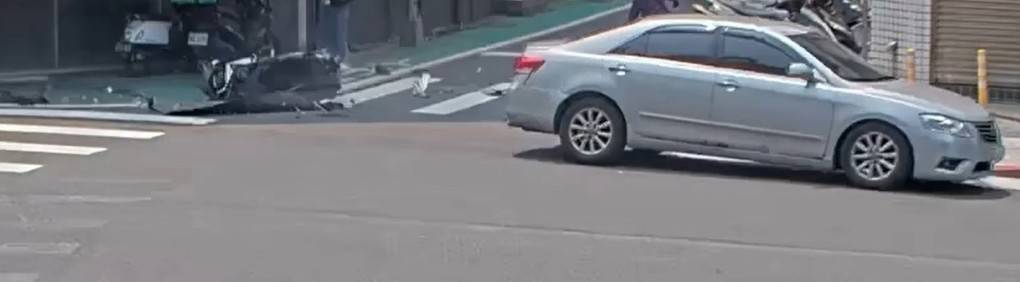 快新聞／北市7旬老翁肇事！頭暈逆向連撞5車　驚悚畫面曝光