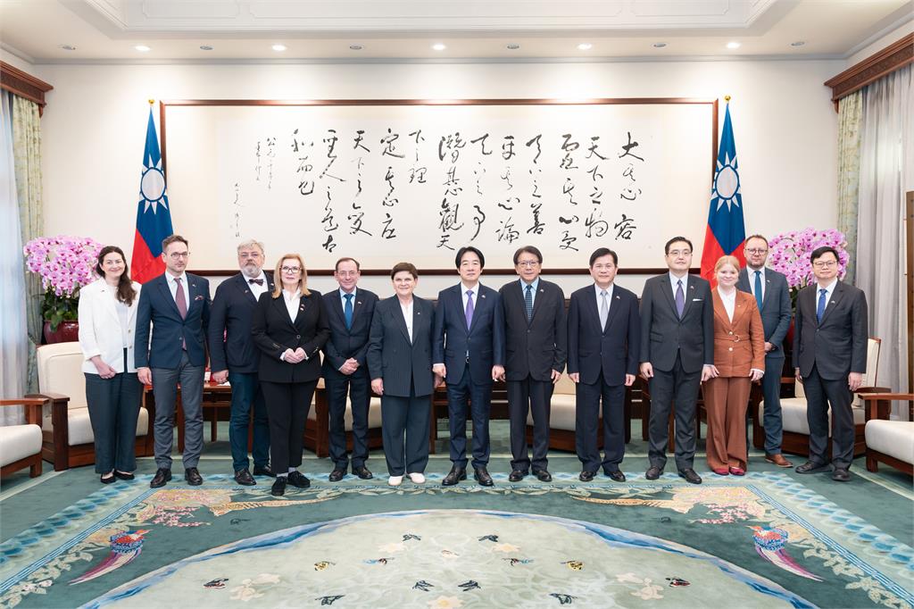 快新聞/歐洲議會波蘭訪團來了!賴清德喊話:攜手對抗威權擴張、打造民主供應鏈