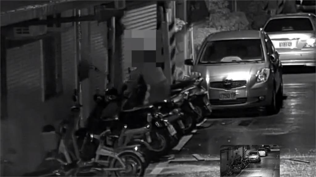 不滿清晨灑水被制止!花蓮男子持棍棒猛砸鄰居大門