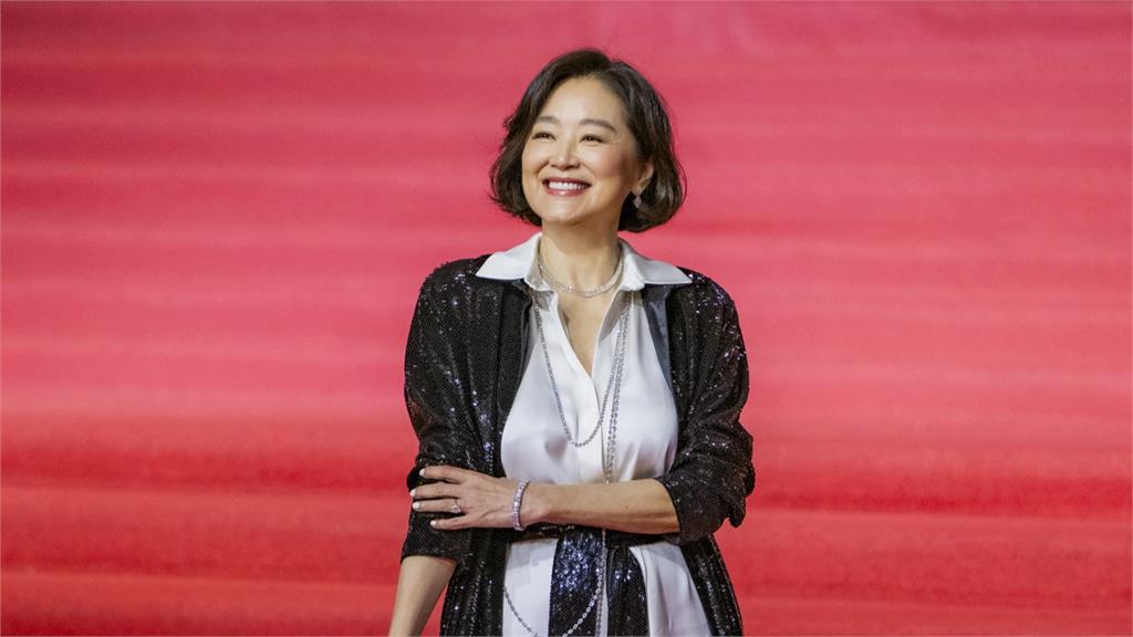 林青霞70歲了!深夜寫7字曝「驚人近況」網震驚:這就是我熬夜該看的