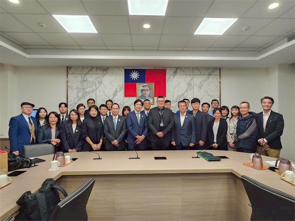 快新聞/打詐成效曝光!合作LINE下架7.3萬帳號 指揮官振奮:非常正面示範效果