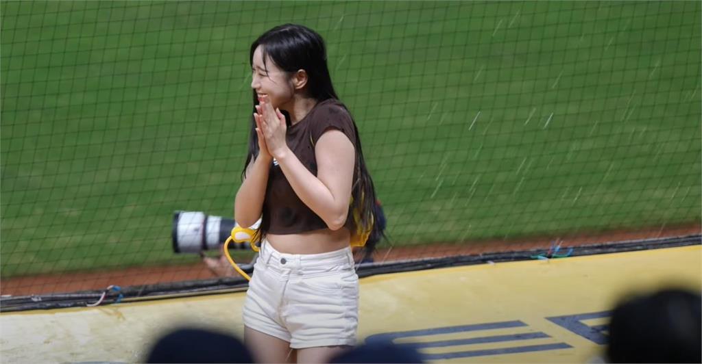 中信兄弟涼水祭才爆「水槍裝尿」!邊荷律遭狂射「75秒暴怒畫面」流出 邊荷律