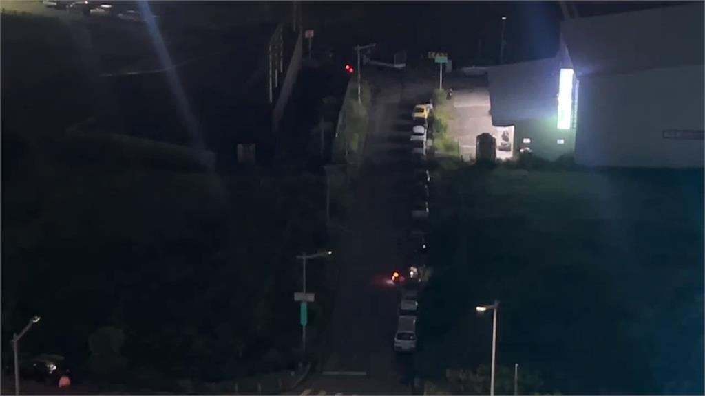 台中洲際球場重劃區路燈狂閃 網友:好兄弟開轟趴?