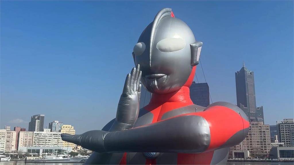 超人力霸王超夯！　高雄冬日遊樂園除夕休園人潮仍多