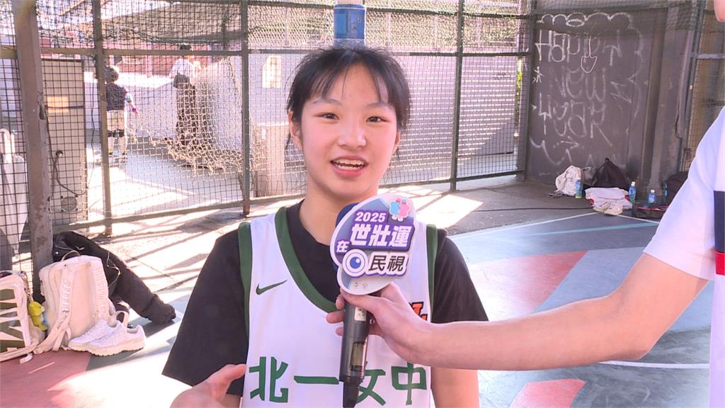 HBL(影)/兩位MVP現身球場和民眾PK鬥牛 現場氣氛熱烈互動熱絡
