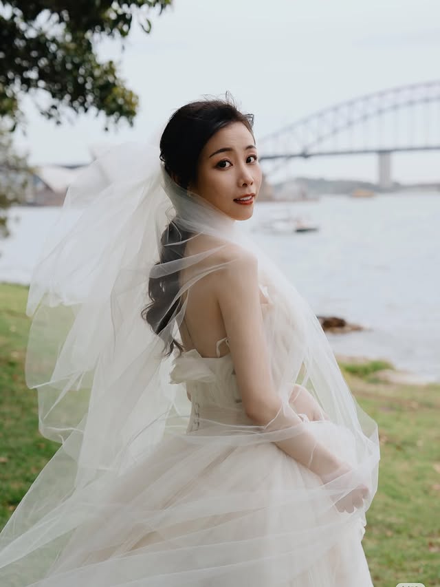 「超瘦大胃王」停更2年無預警澳洲閃婚!3個月嫁人老公正面照曝