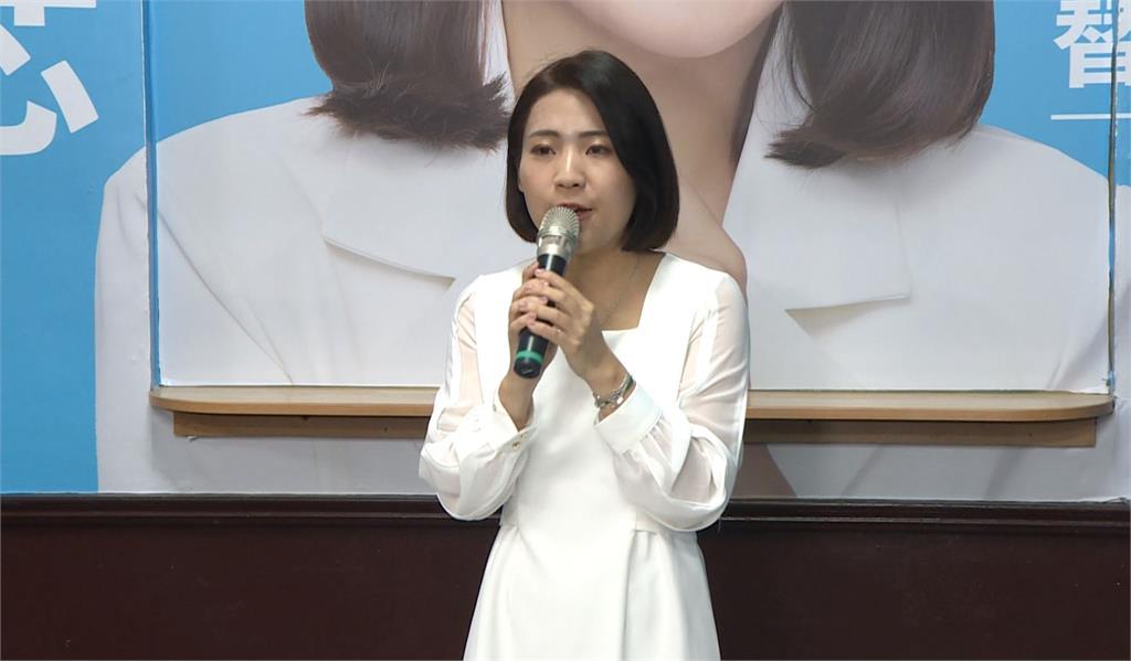 松信區立委選戰不敵徐巧芯 許淑華落淚喊話對手「好好對待選民」