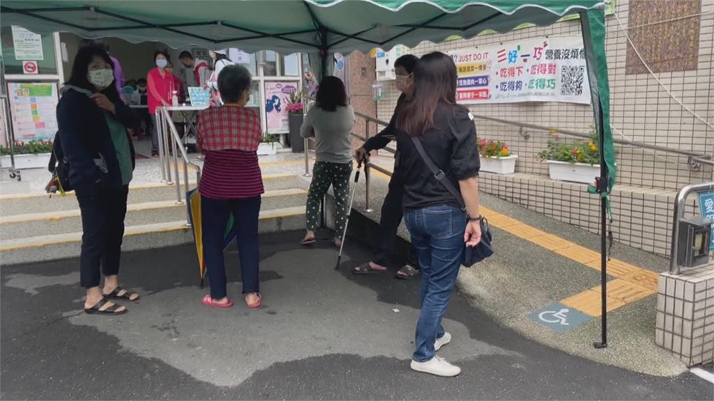 「快篩孤島」緊急調配 中寮鄉每日賣26份快篩