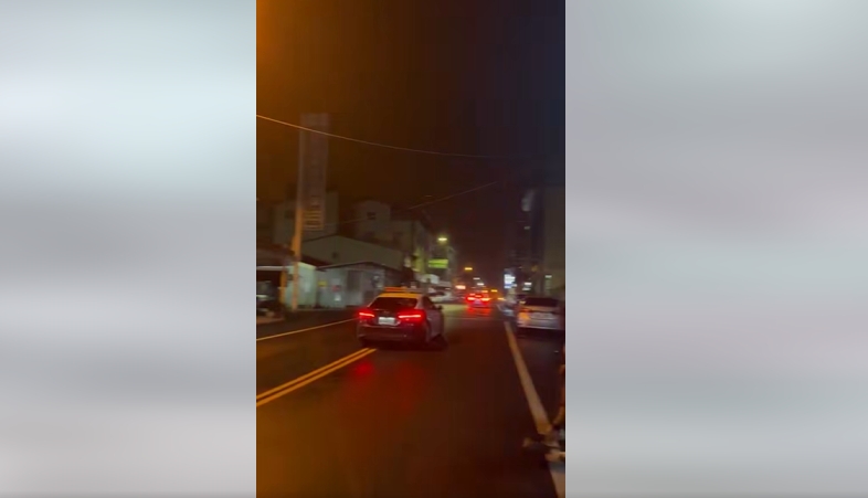 南投埔里鎮深夜不平靜　酒醉男大鬧街頭　遭警過肩摔制伏