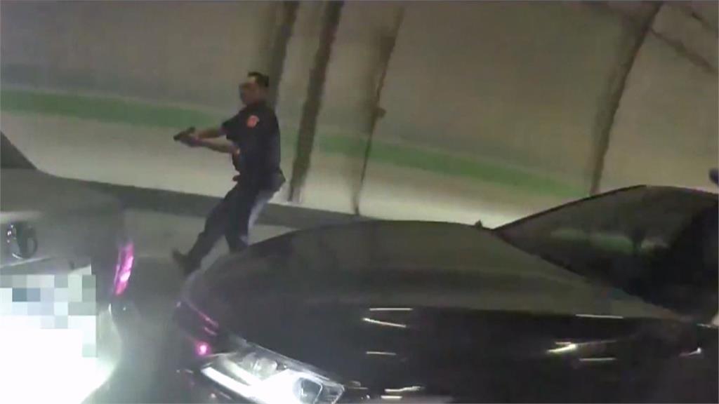 屏東街頭警匪追逐！　警隧道開三槍逮毒品人口、通緝犯