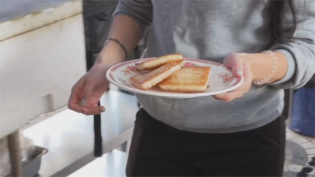 加錯料?民眾吃菜頭粿疑吃到玻璃異物 犯人找到了!店家出面致歉