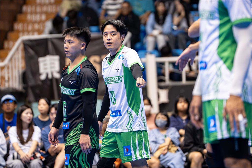 TPVL／臺中連莊4局戰平桃園雲豹飛將！舉球新秀林嘉偉把握熱身賽加速磨合