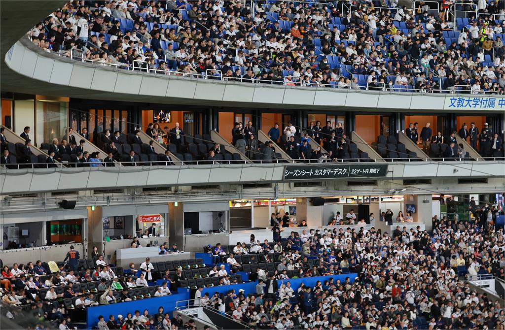 經典賽／睽違60年「天覽試合」！天皇一家現身東蛋　觀戰WBC日澳大戰