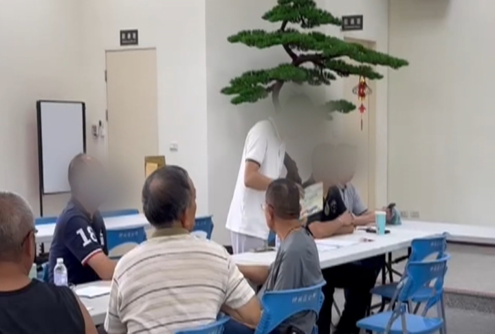 台中神岡巷弄唯一道路遭「擺鐵籠斷出路」　住戶控地主土地蟑螂