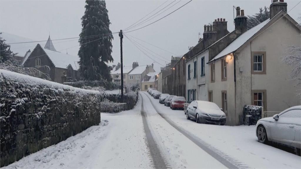 風暴「伯特」挾帶暴雪、狂風、豪雨 英國數千戶停電、陸空交通大亂