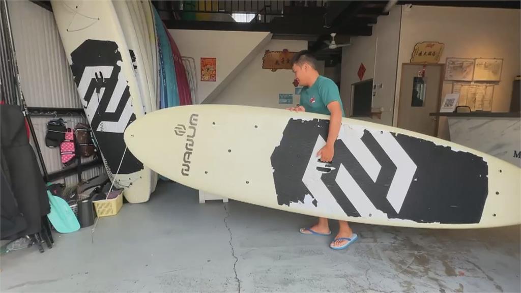 鳳凰颱風來勢洶洶! 東石蚵農「固定棚架」盼減少災損