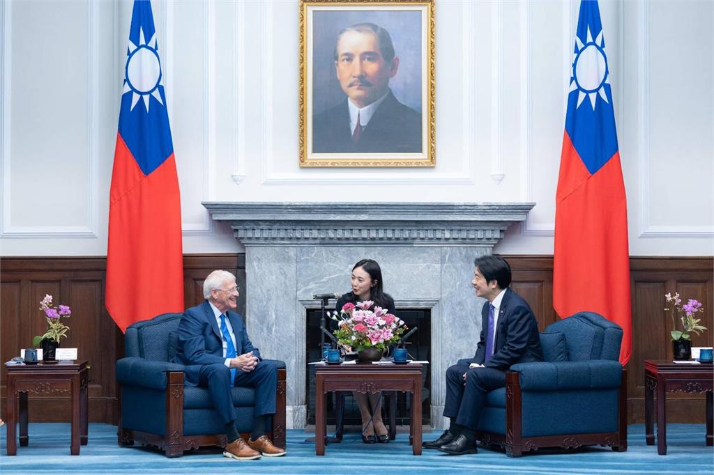 快新聞／中共鎖台軍演恫嚇台灣　美參院軍委會主席喊話：速交武器、落實特別預算