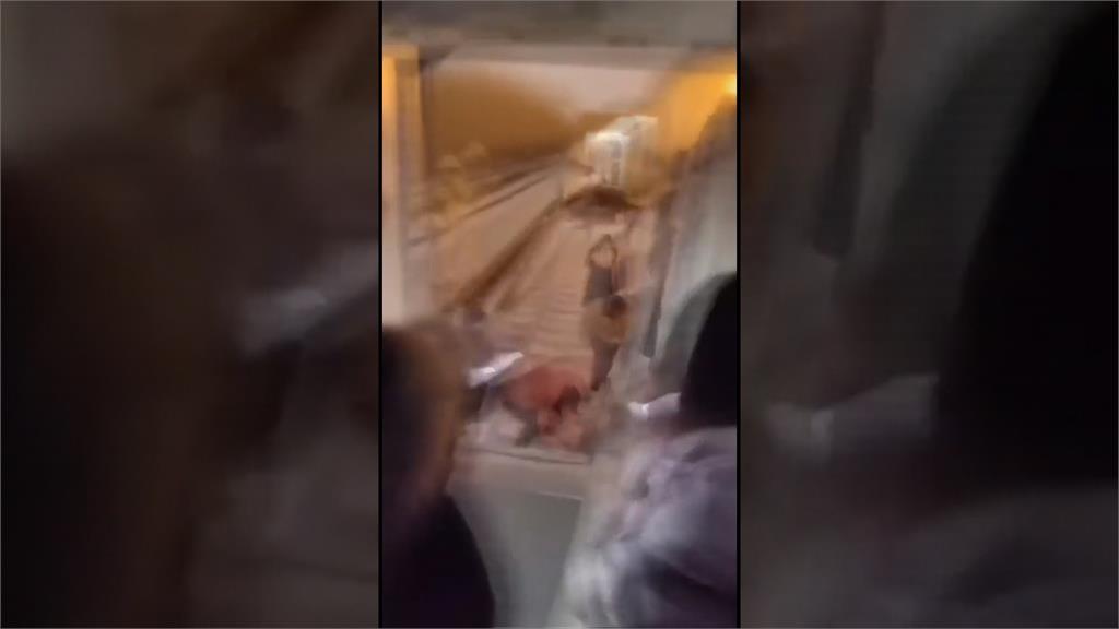 北京地鐵「斷兩截」515人送醫102人骨折　下雪軌道濕滑釀追撞？網友警告竟一語成讖