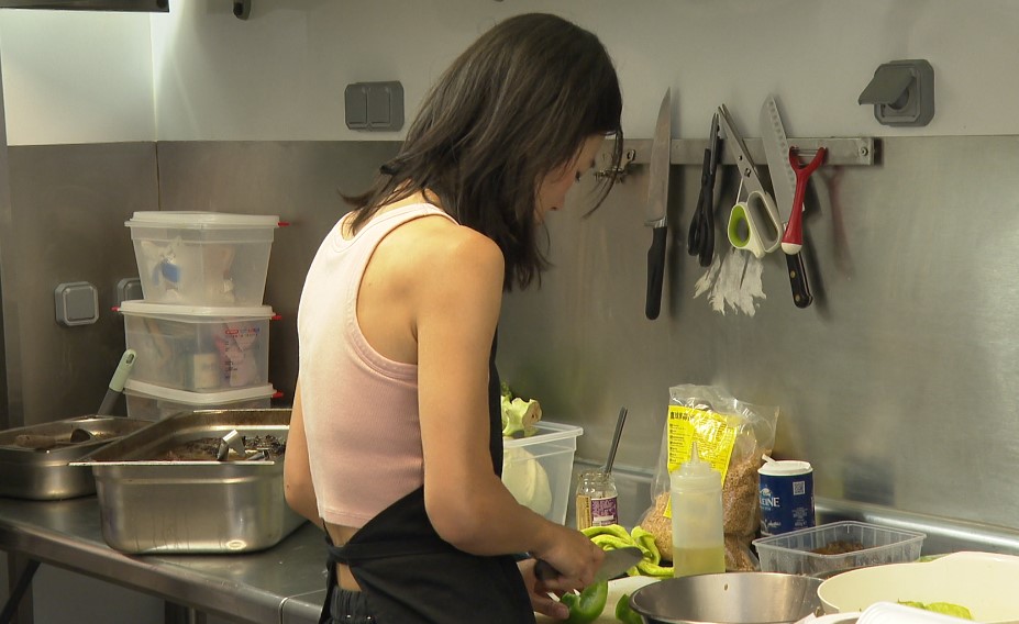 台灣便當攻占巴黎金融區　王緯茜海外創業有成