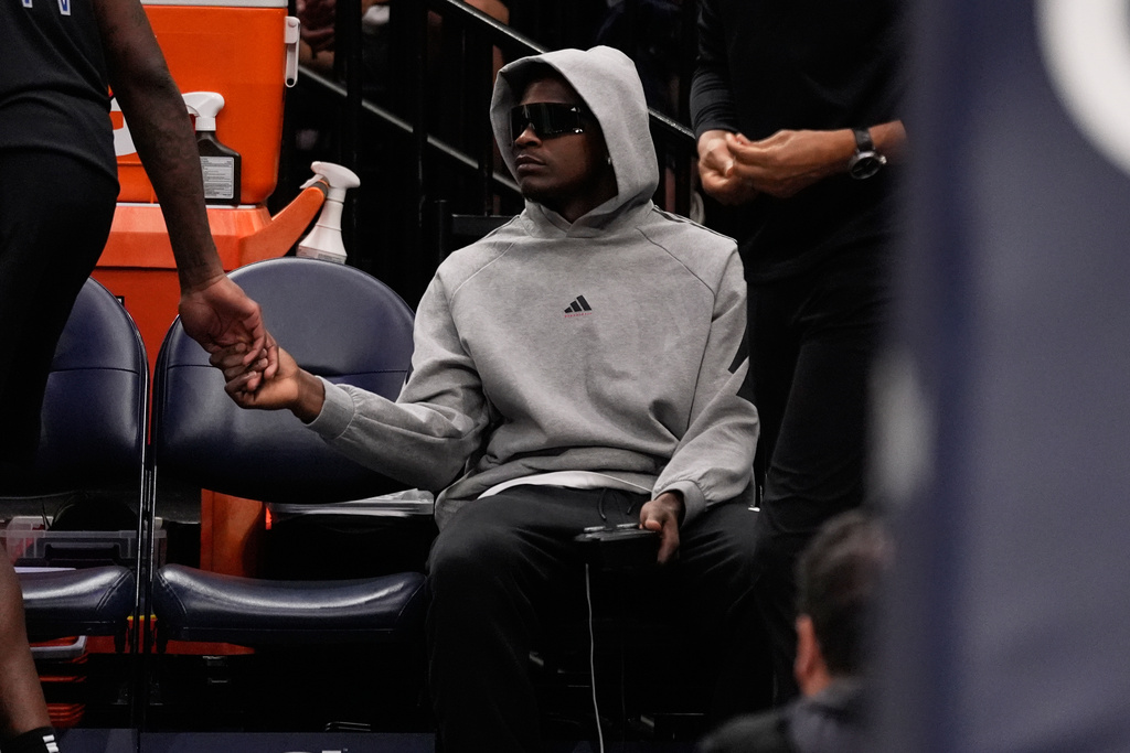 NBA(影)/「蟻人」因傷提前退場! 灰狼靠Randle挺身而出擊敗溜馬