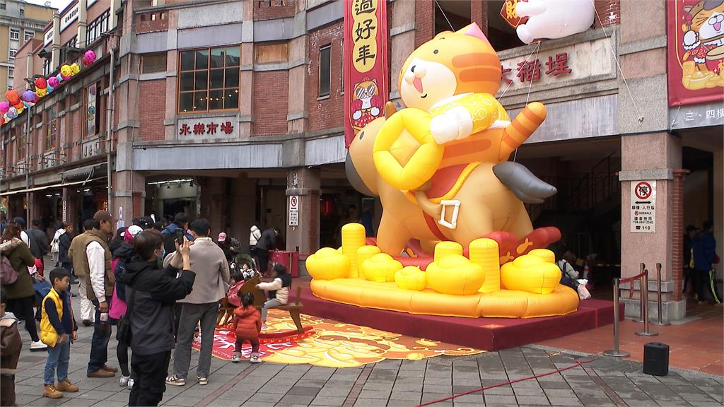 台北年貨大街正式開跑　迪化街湧人潮！部分年貨價漲