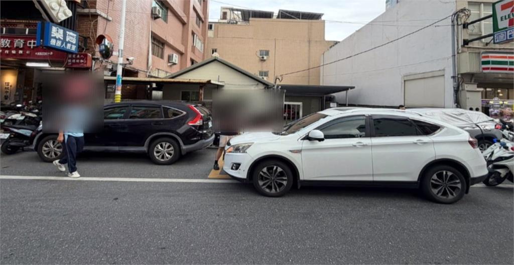 駕駛停車行人指控被撞　未禮讓假車禍各說各話