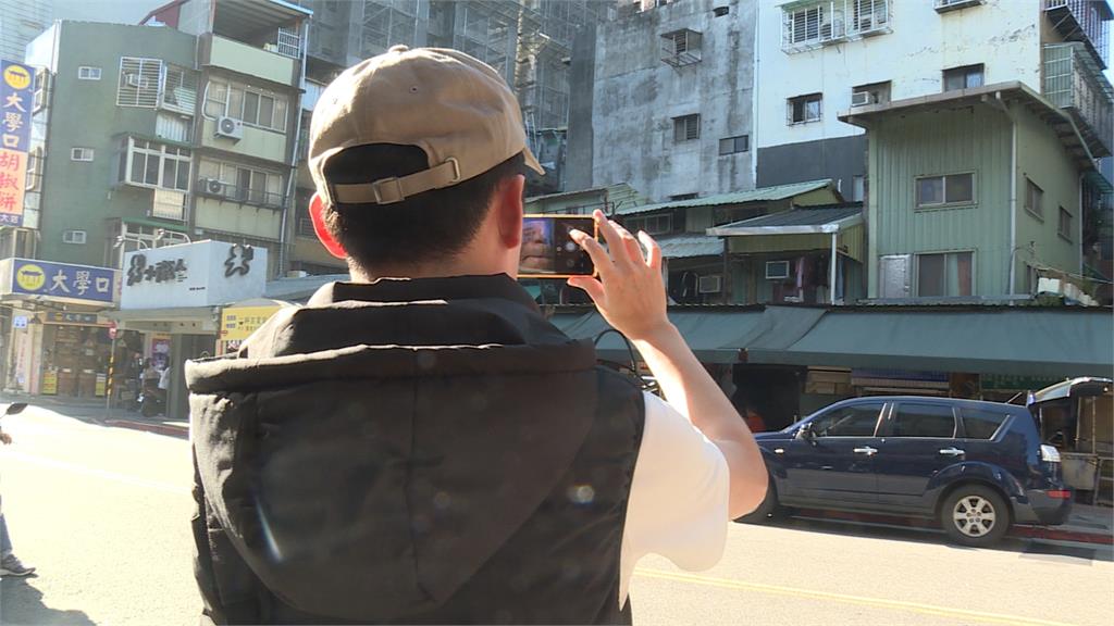 網紅Cheap夜市拍片被指控偷拍 男子當街嗆「把手機交出來」爆衝突