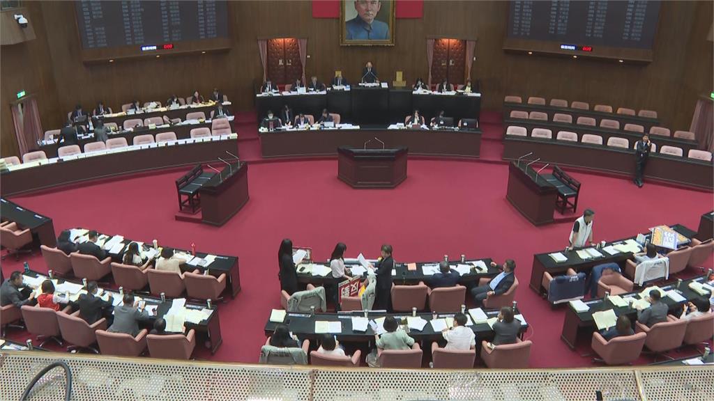 快新聞／民眾黨好慘！公投案遭丟包「不敢罵國民黨」　吳思瑤開嗆了