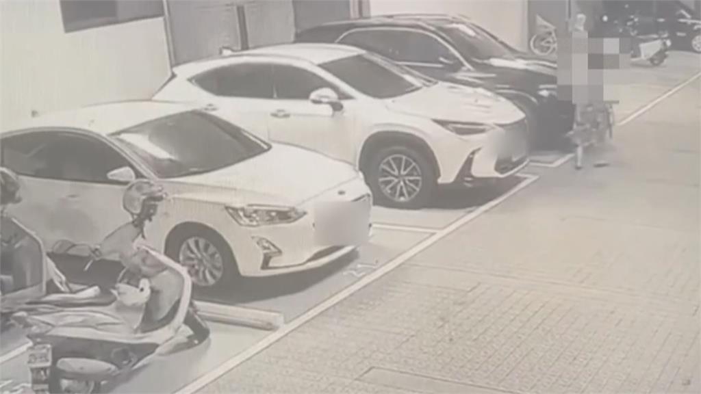 感情糾紛縱火燒丈夫車子! 價值300多萬賓士油電車面目全非