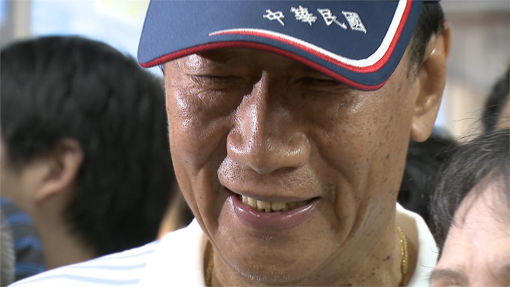 視察南門市場稱數發部應搬到外縣市 郭台銘何時參選仍不鬆口