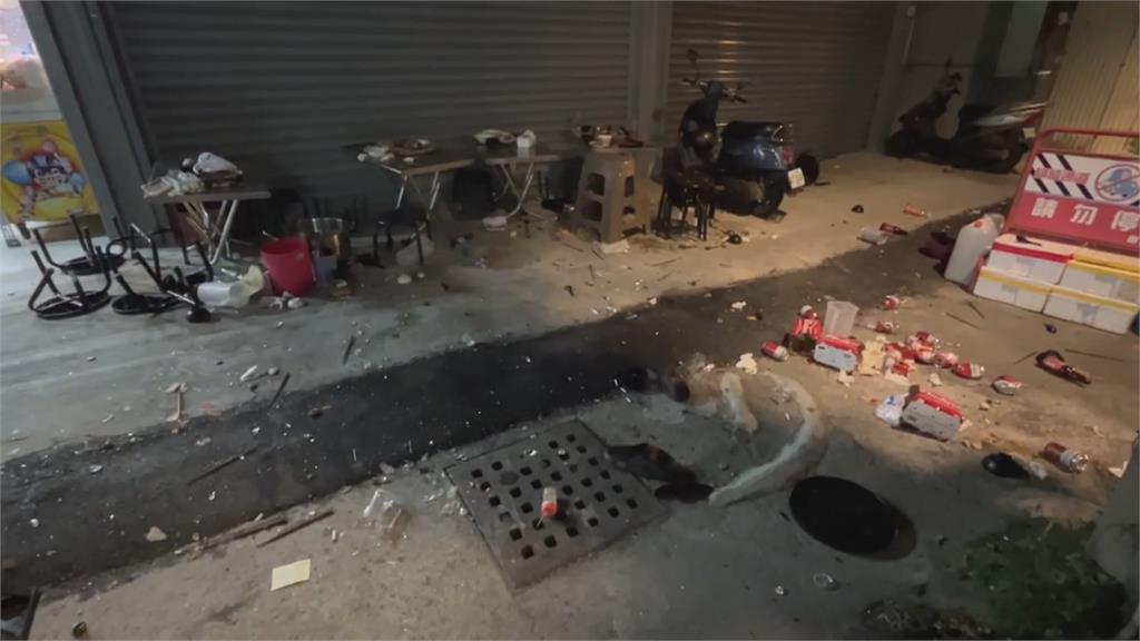 酒瓶齊飛！高雄小吃店十人大亂鬥　越籍移工「敬酒問題」開打已逮６嫌