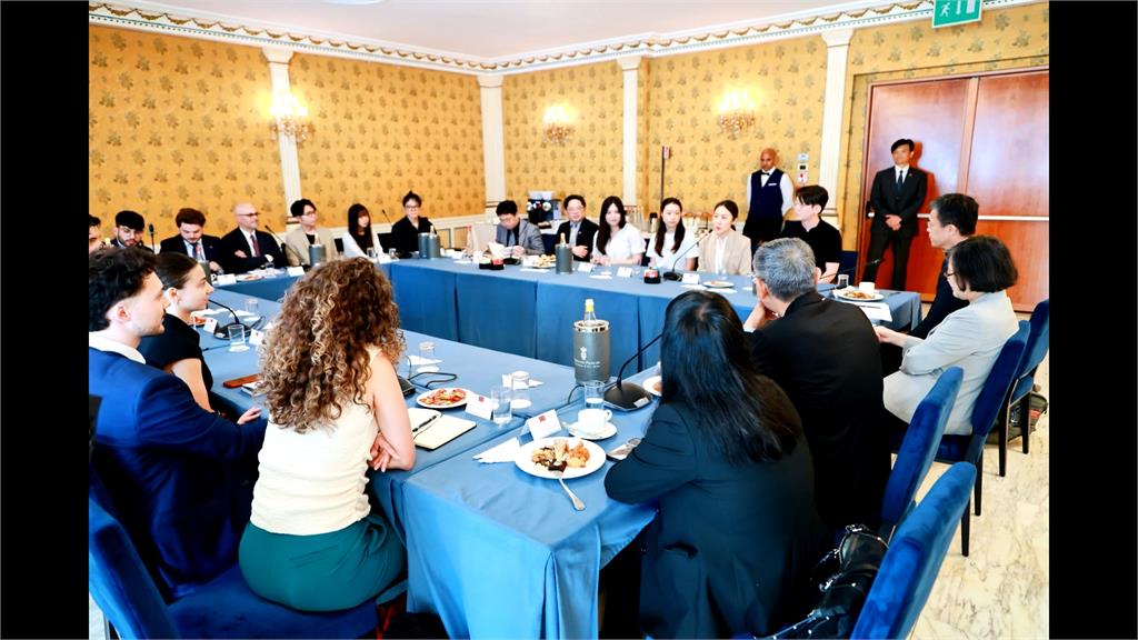 卸任後外交再突破! 蔡英文訪義大利參議院 副院長親接待