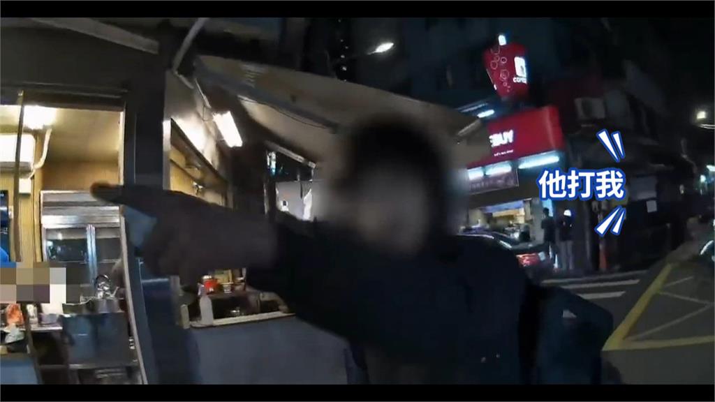 騎士、行人誰也不讓誰！　兩男路口爆肢體衝突